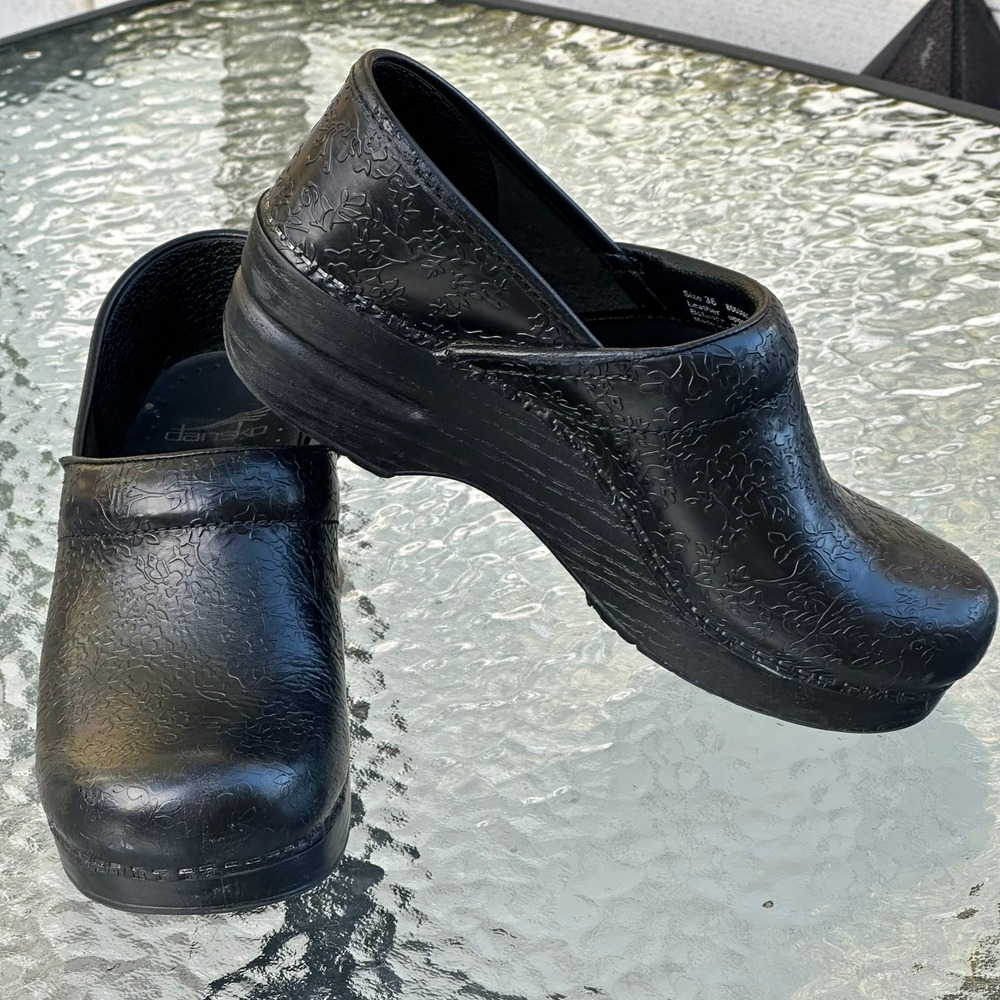Dansko 38 Womens Size 7.5 - 8 Clogs Leather Pro Tiny Flowers Black Floral Tooled